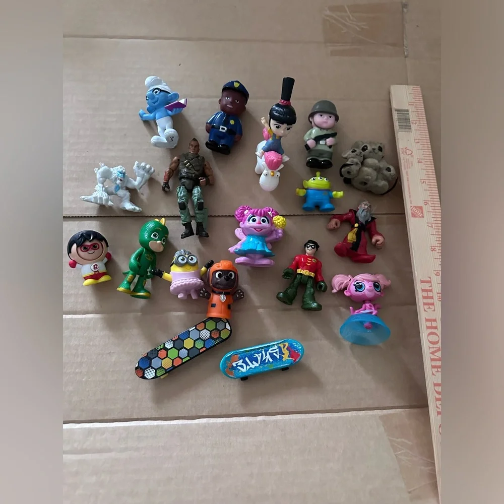 Cake toppers lot